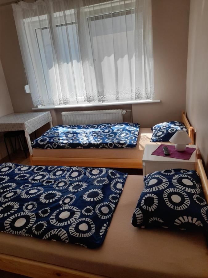 Taniespanie Rokietnica Rokietnica  エクステリア 写真