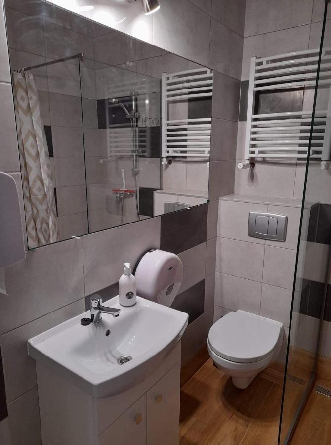 Taniespanie Rokietnica Rokietnica  エクステリア 写真
