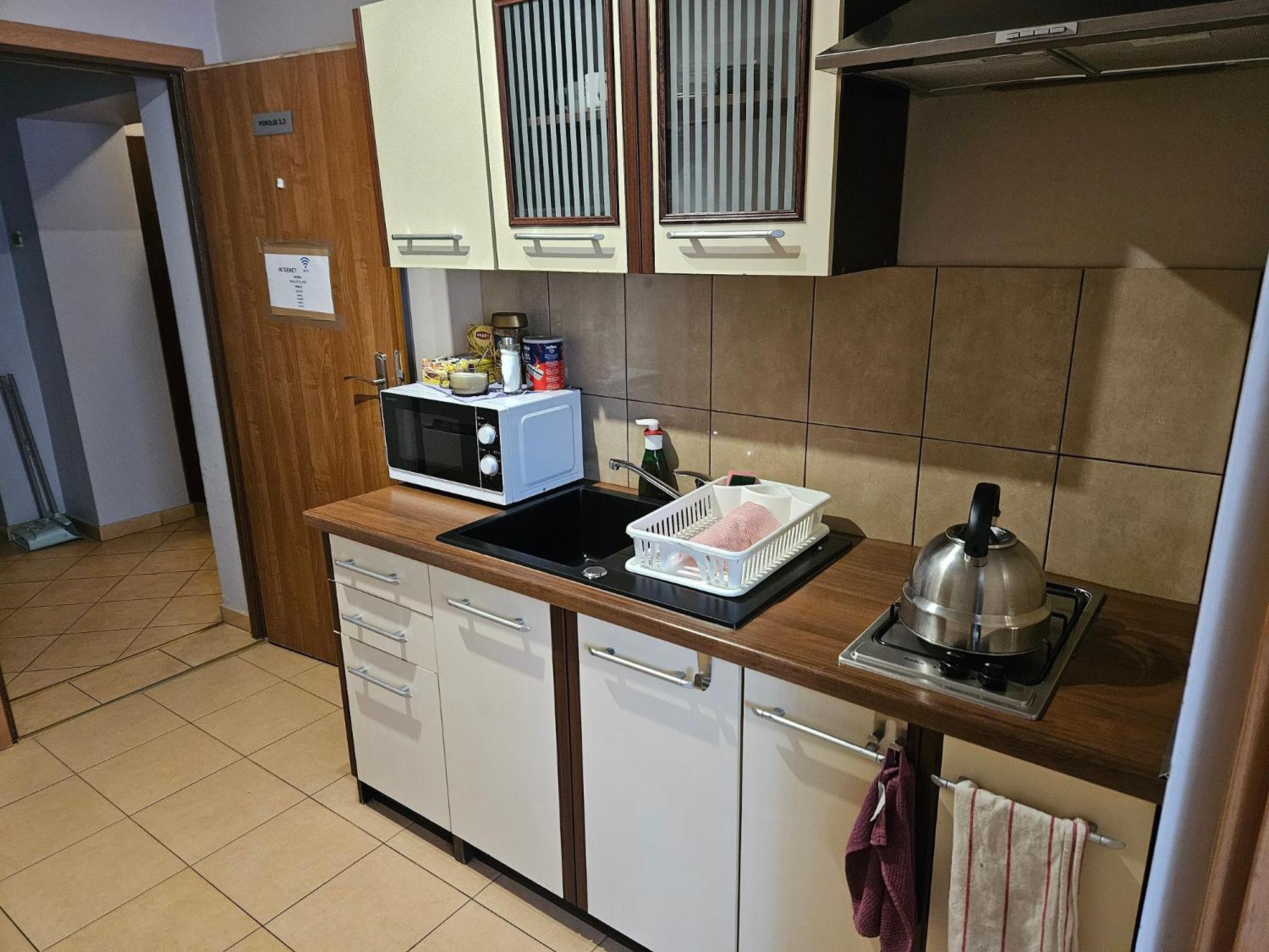 Taniespanie Rokietnica Rokietnica  エクステリア 写真