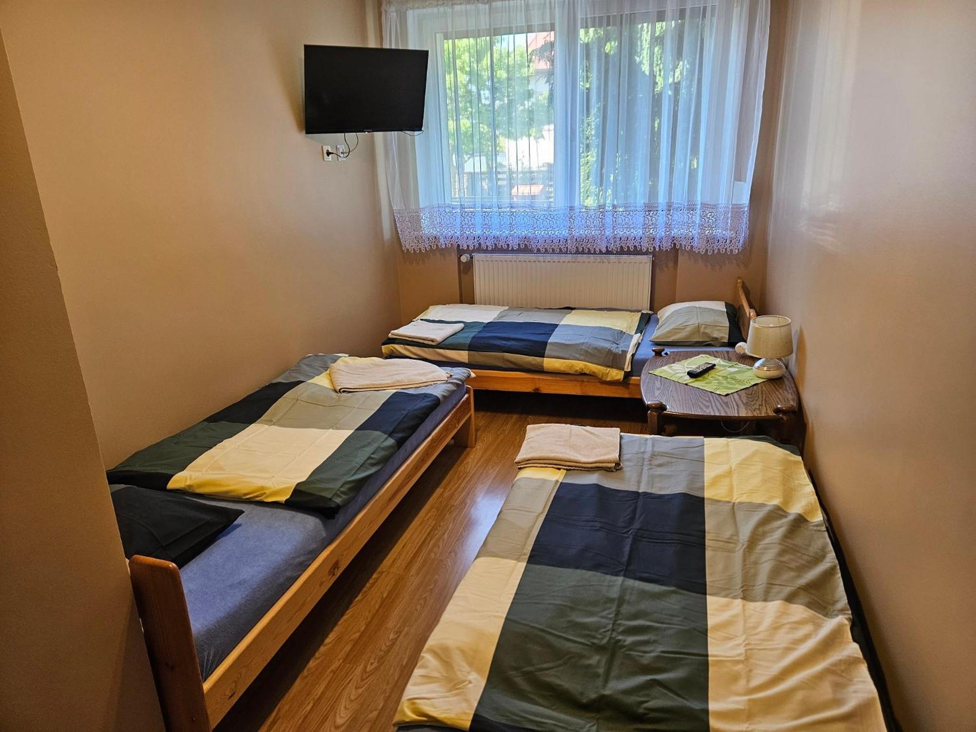 Taniespanie Rokietnica Rokietnica  エクステリア 写真